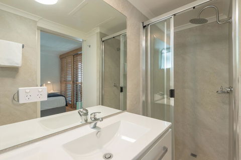 Munna Beach Apartments - Accommodation Cairns 35