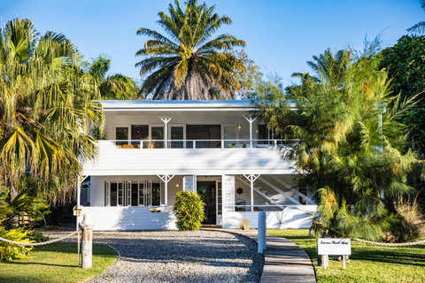 Jamaica Beach House - Accommodation Cairns 0