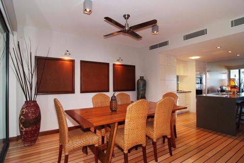The Boathouse Apartments - Accommodation Cairns 12