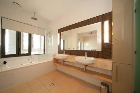 The Boathouse Apartments - Accommodation Cairns 16