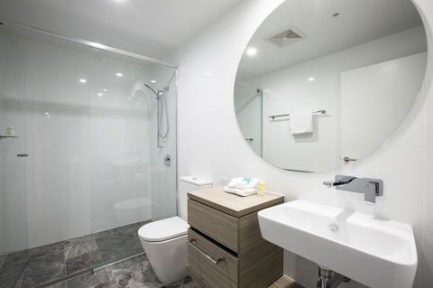 Qube Broadbeach - Accommodation Cairns 39