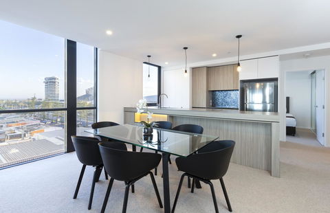 Qube Broadbeach - Accommodation Cairns 43