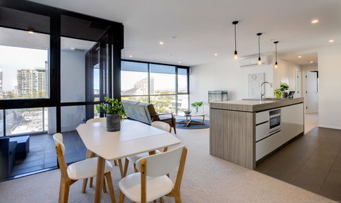 Qube Broadbeach - Accommodation Cairns 16