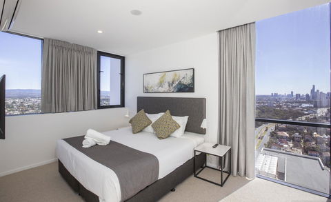 Qube Broadbeach - Accommodation Cairns 1