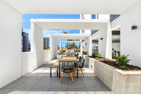 Qube Broadbeach - Accommodation Cairns 21