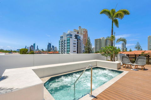 Qube Broadbeach - Accommodation Cairns 28