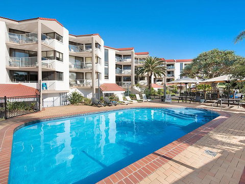 Casablanca Beachfront Apartments - Accommodation Cairns 0