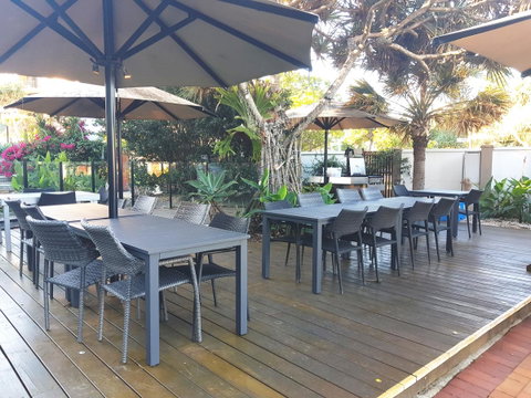 Casablanca Beachfront Apartments - Accommodation Cairns 2