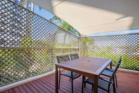 Tiki Hotel Apartments Surfers Paradise - Accommodation Cairns 10