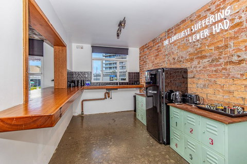The Pink Hotel Coolangatta - Accommodation Cairns 4