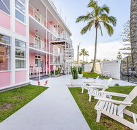 The Pink Hotel Coolangatta - Accommodation Cairns