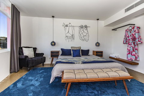 The Pink Hotel Coolangatta - Accommodation Cairns 10
