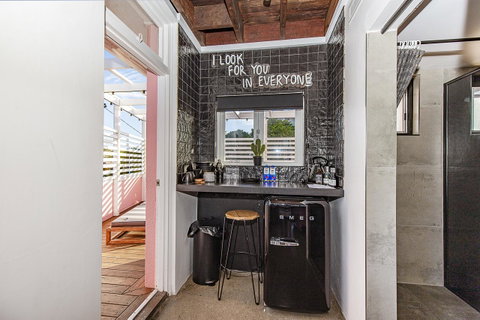 The Pink Hotel Coolangatta - Accommodation Cairns 32