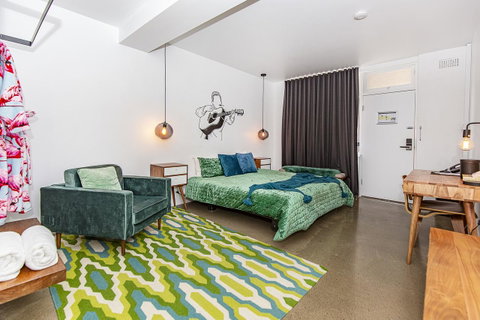 The Pink Hotel Coolangatta - Accommodation Cairns 28