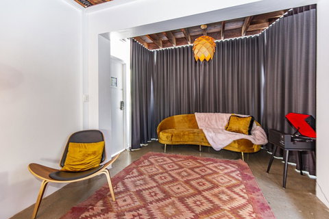 The Pink Hotel Coolangatta - Accommodation Cairns 29