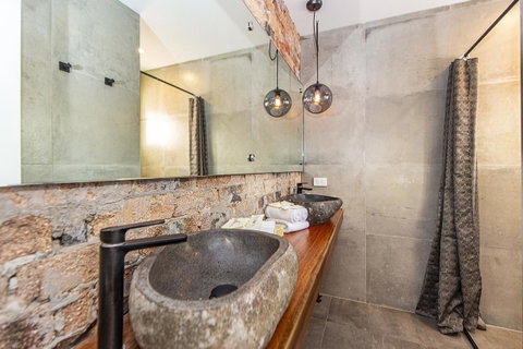 The Pink Hotel Coolangatta - Accommodation Cairns 8