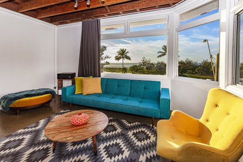 The Pink Hotel Coolangatta - Accommodation Cairns 16