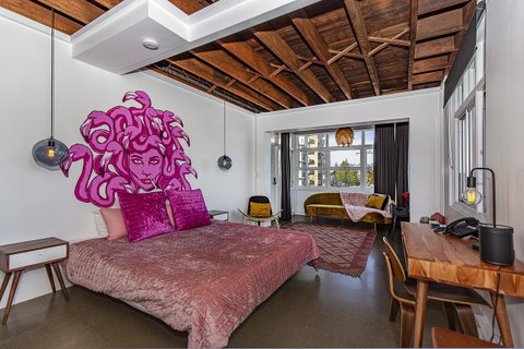 The Pink Hotel Coolangatta - Accommodation Cairns 33