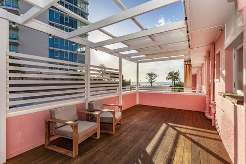 The Pink Hotel Coolangatta - Accommodation Cairns 30