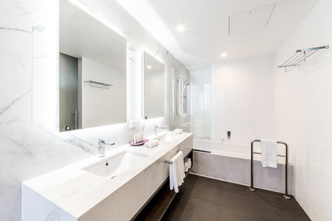 Sage Hotel James Street - Accommodation Cairns 16