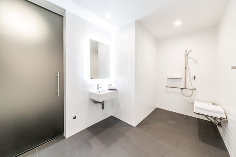 Sage Hotel James Street - Accommodation Cairns 11