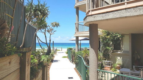 Sanctuary Beach Retreat - Accommodation Cairns 0