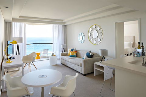 QT Gold Coast - Accommodation Cairns 7