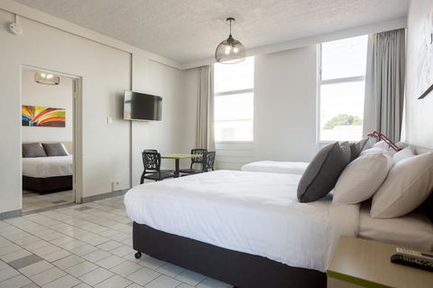 Nightcap At Emerald Star Hotel - Accommodation Cairns 25