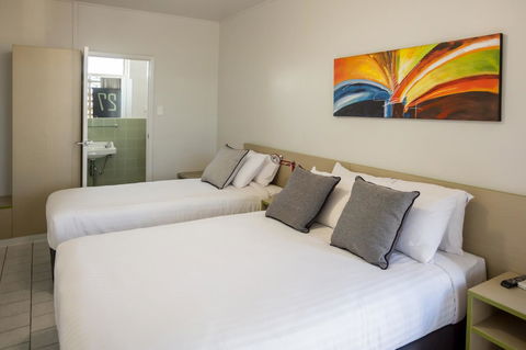 Nightcap At Emerald Star Hotel - Accommodation Cairns 41