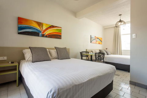 Nightcap At Emerald Star Hotel - Accommodation Cairns 0