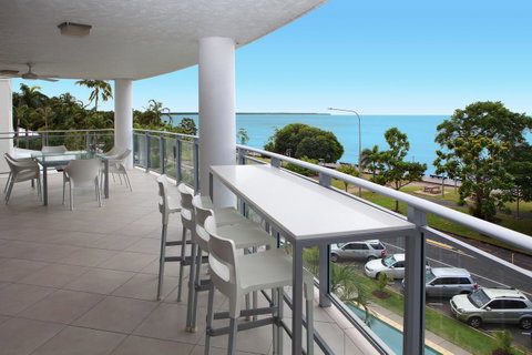 Vision Apartments - Accommodation Cairns 8