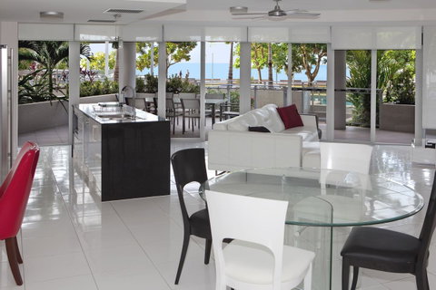 Vision Apartments - Accommodation Cairns 3