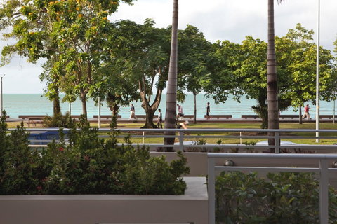 Vision Apartments - Accommodation Cairns 4