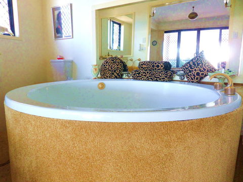 Gaia On Bribie Island - Accommodation Cairns 12