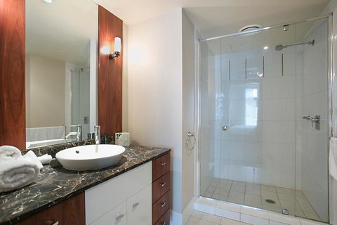 Towers Of Chevron - Private Apartment - Accommodation Cairns 4