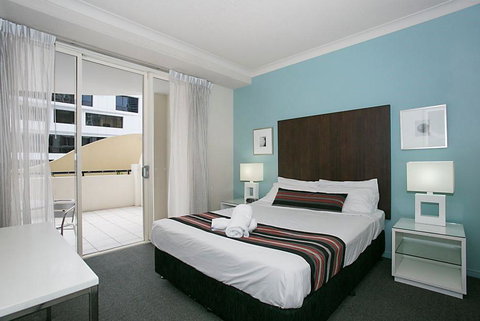 Towers Of Chevron - Private Apartment - Accommodation Cairns 1