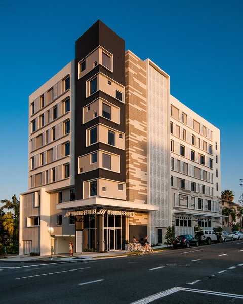 Woodroffe Hotel - Accommodation Cairns 0