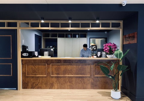 Woodroffe Hotel - Accommodation Cairns 2
