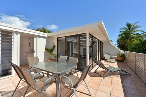Seascape Holidays - Tropical Reef Apartments - Accommodation Cairns 22