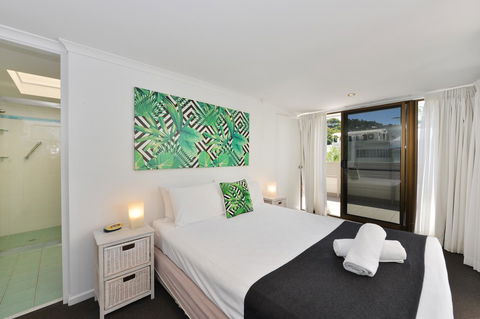 Seascape Holidays - Tropical Reef Apartments - Accommodation Cairns 7