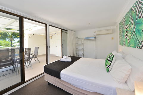 Seascape Holidays - Tropical Reef Apartments - Accommodation Cairns 6