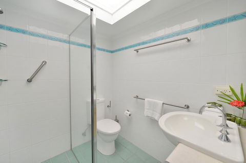 Seascape Holidays - Tropical Reef Apartments - Accommodation Cairns 9