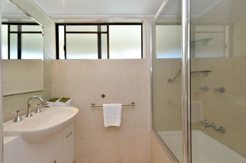 Seascape Holidays - Tropical Reef Apartments - Accommodation Cairns 18