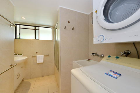 Seascape Holidays - Tropical Reef Apartments - Accommodation Cairns 19