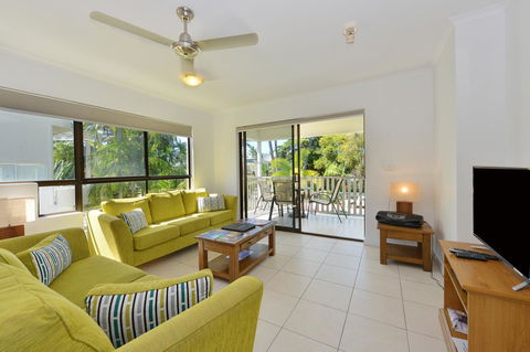 Seascape Holidays - Tropical Reef Apartments - Accommodation Cairns 14
