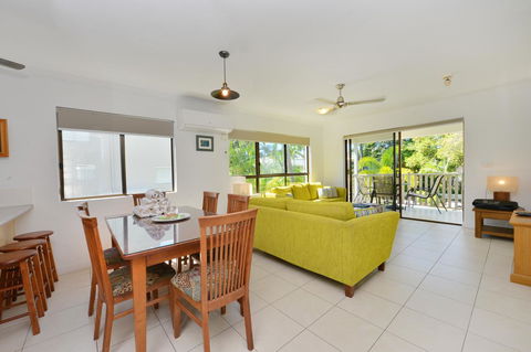 Seascape Holidays - Tropical Reef Apartments - Accommodation Cairns 15