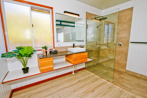 The Summit 1770 - Accommodation Cairns 0