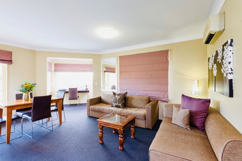 Ambassador On Ruthven - Accommodation Cairns 28