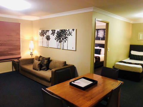 Ambassador On Ruthven - Accommodation Cairns 39