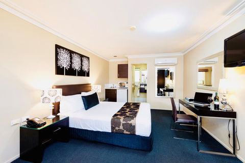Ambassador On Ruthven - Accommodation Cairns 13